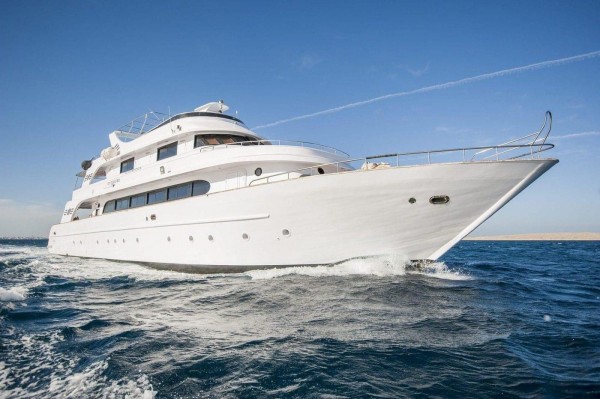 private safari boat