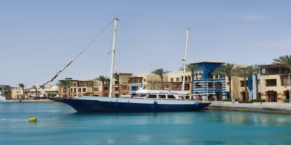 private safari boat3